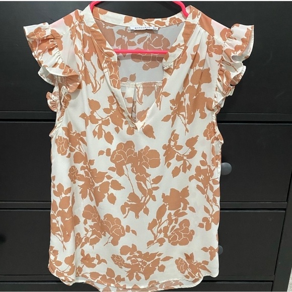 Staccato Tops - Staccato floral blouse ruffle sleeve small